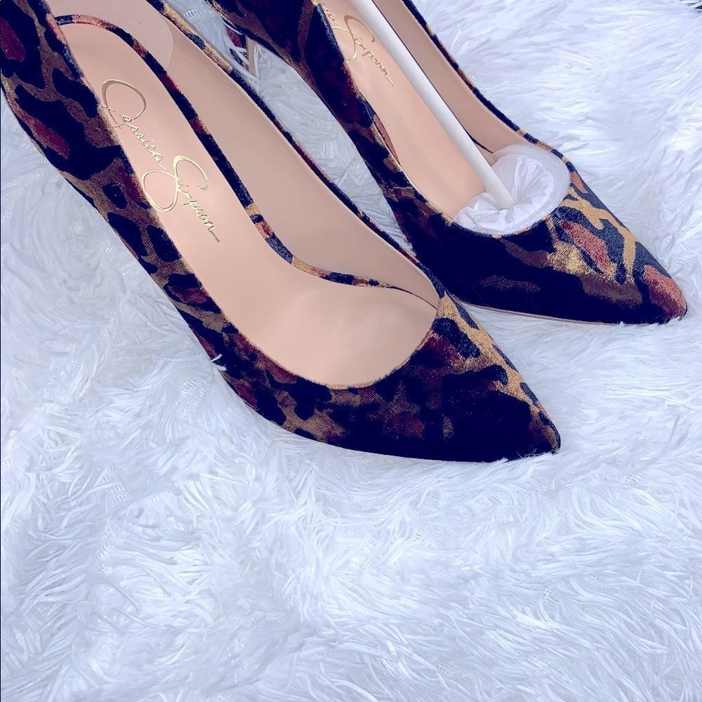 Jessica Simpson pumps size 8